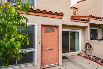 3410 Del Amo Blvd in Torrance, CA - Building Photo - Building Photo
