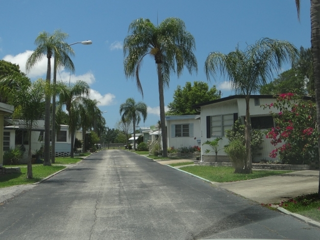 Hillside Mobile Home Park in Clearwater, FL - Building Photo - Building Photo