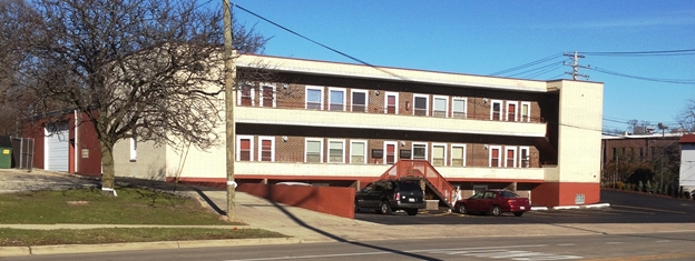 20 E Chicago Ave in Westmont, IL - Foto de edificio