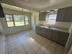 10761 Barrington Blvd in Parma Heights, OH - Building Photo - Building Photo