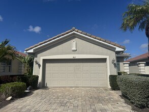 462 Montelluna Dr in Nokomis, FL - Building Photo - Building Photo