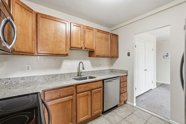 6230 Edsall Rd in Alexandria, VA - Building Photo - Building Photo