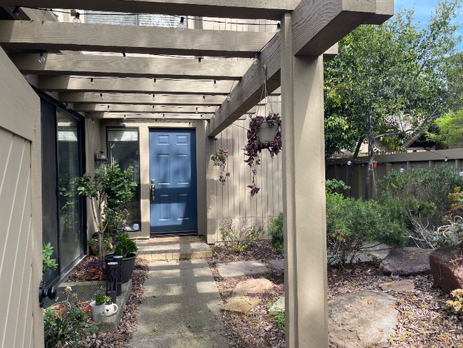 property at 1915 Discovery Village Ln
