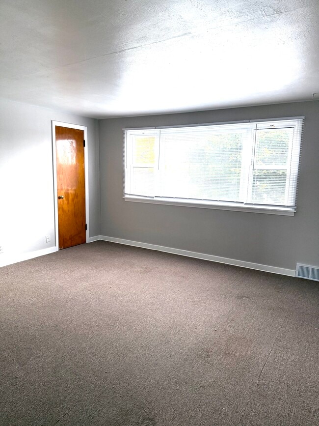 3430 S 1st St, Unit Upper in Milwaukee, WI - Building Photo - Building Photo