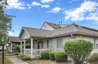 206 Pioneer Cir in Pickerington, OH - Building Photo - Building Photo