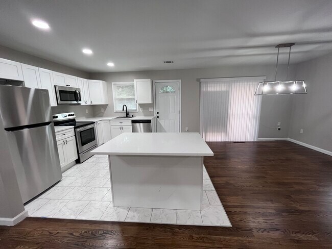 250 Hamilton E Holmes Dr NW in Atlanta, GA - Foto de edificio - Building Photo