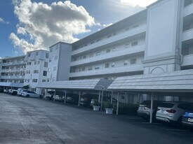 250 John F Kennedy Dr in Atlantis, FL - Building Photo