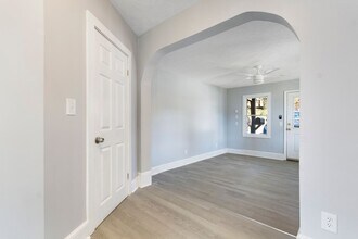 210 Roanoke St in Christiansburg, VA - Building Photo - Building Photo