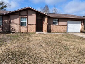 4909 Fairwood Dr in Gautier, MS - Building Photo