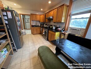 25 Gibbs St, Unit 3 in Brookline, MA - Foto de edificio - Building Photo