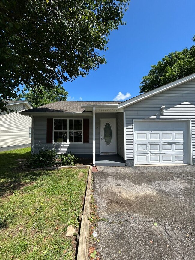 8 Hartford Ln in Rossville, GA - Building Photo - Building Photo