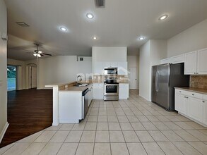 4528 Portobello Cir in Valrico, FL - Building Photo - Building Photo