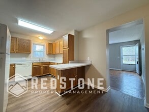 921 E Haggard Ave in Elon, NC - Building Photo - Building Photo