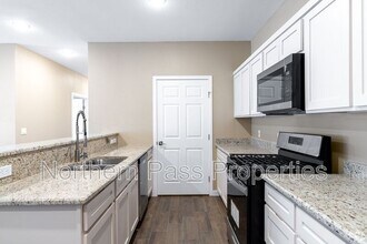 9779 McCombs St in El Paso, TX - Building Photo - Building Photo