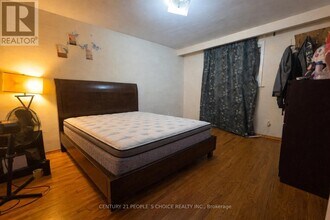 7523 Middlebrook St in Mississauga, ON - Building Photo - Building Photo