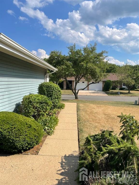 402 Metuchen Dr in Monroe Township, NJ - Building Photo - Building Photo