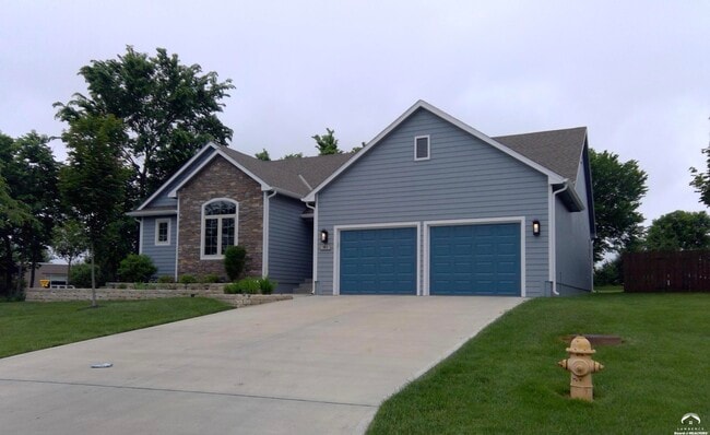 property at 1013 Diamondhead Dr