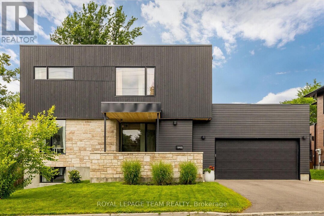 1995 Lenester Ave in Ottawa, ON - Building Photo