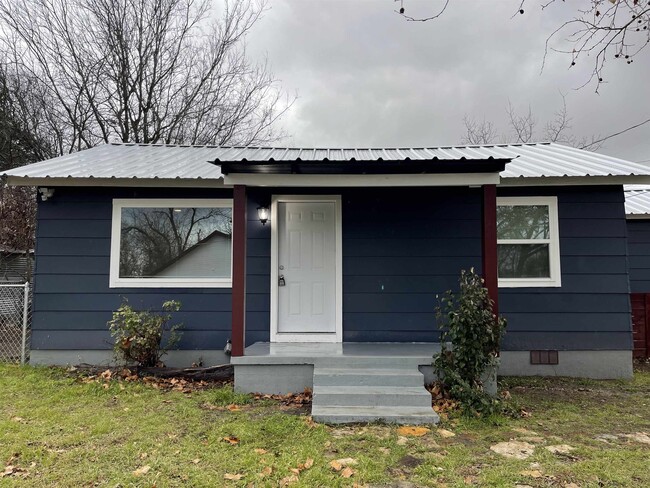 property at 809 S Pierce St