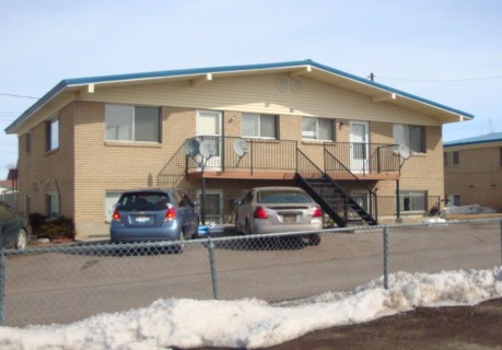 120 N 1st E in Soda Springs, ID - Foto de edificio - Building Photo