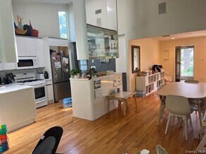 36 Coolidge Ave in Glen Head, NY - Building Photo - Building Photo