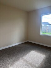 105 Troubador Ln in Poteet, TX - Building Photo - Building Photo