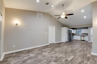 3491 Balboa Cir in Montgomery, TX - Foto de edificio - Building Photo