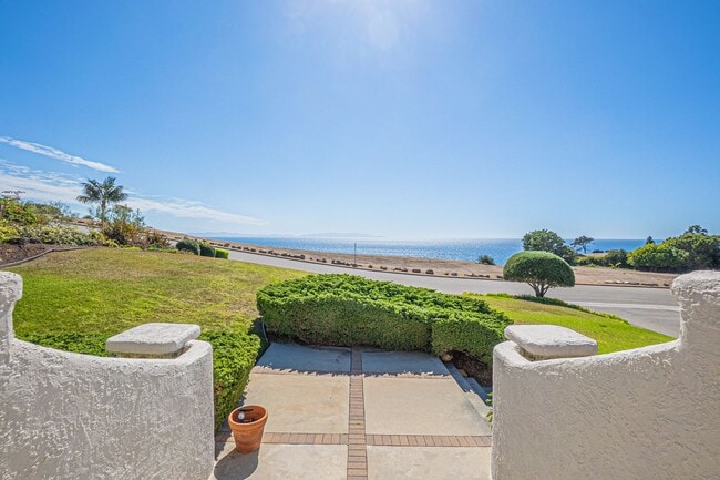 2900 Paseo Del Mar in Palos Verdes Estates, CA - Building Photo - Building Photo