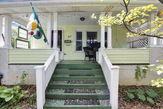 97 W Como Ave in Columbus, OH - Foto de edificio - Building Photo