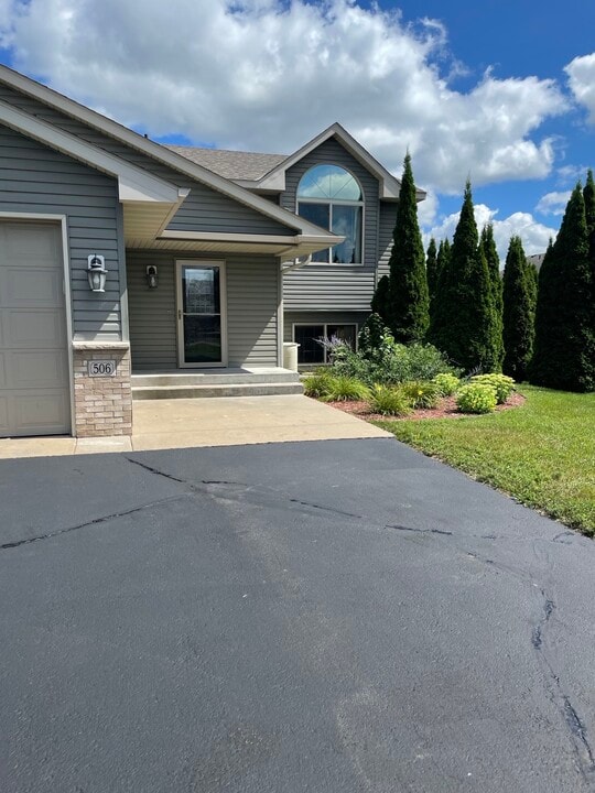506 Ellie Ct in St. Joseph, MN - Building Photo