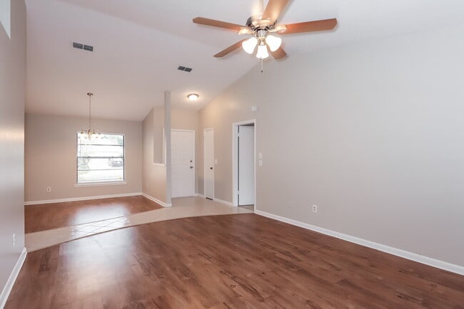 1012 Cameo Crest Ln in Valrico, FL - Foto de edificio - Building Photo