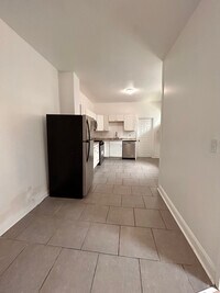 1525 Overington St photo'