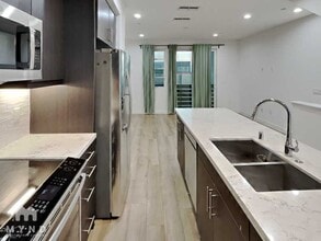 3959 Wattling St, Unit 713 in Oakland, CA - Building Photo - Building Photo