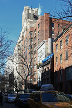 49-57 W 12th St in New York, NY - Building Photo - Building Photo