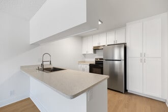 Terre at Oak in Ramona, CA - Building Photo - Interior Photo