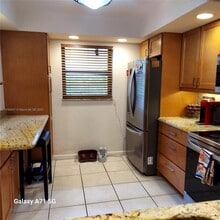 16171 Blatt Blvd in Weston, FL - Building Photo - Building Photo