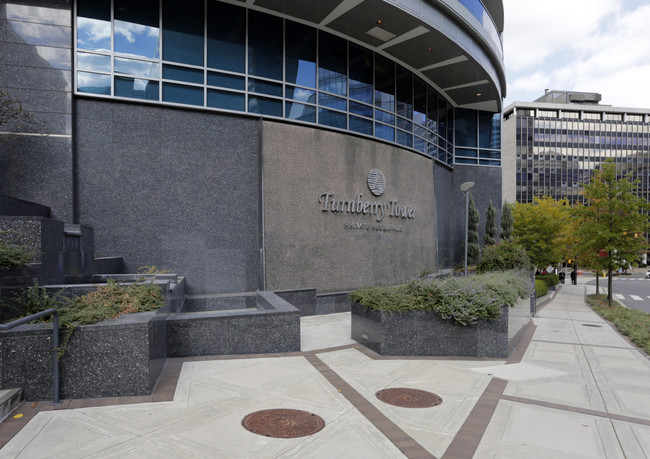 Turnberry Tower in Arlington, VA - Foto de edificio - Building Photo