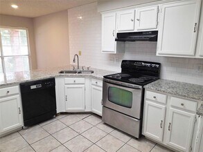 1321 Overlook Dr in Lewisville, TX - Building Photo - Building Photo