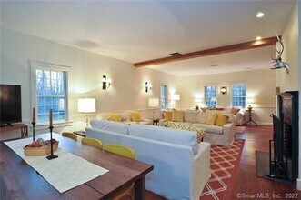 33 Sentry Hill Rd in Roxbury, CT - Building Photo - Building Photo