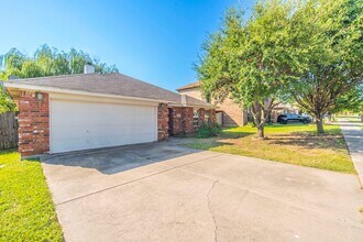 1205 N Rhea Dr in White Settlement, TX - Building Photo - Building Photo