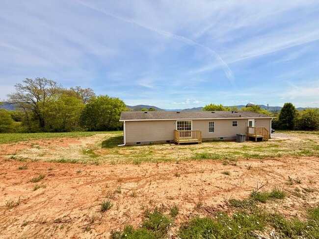 2948 Ellejoy Rd in Walland, TN - Building Photo - Building Photo