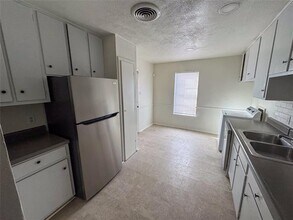 60 Pershing Dr in Denison, TX - Building Photo - Building Photo