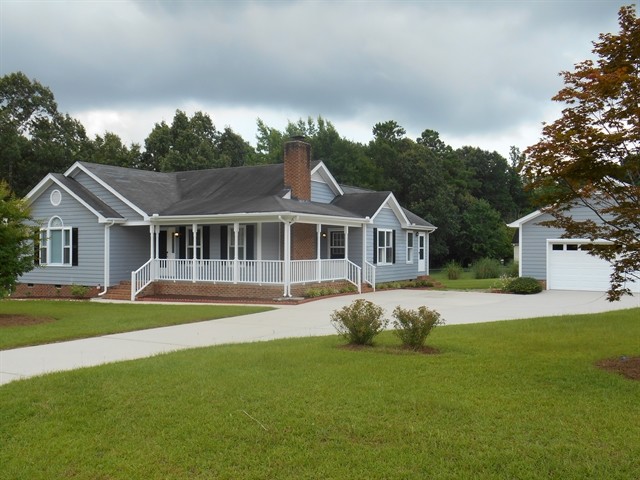 336 Riverstone Dr in Clayton, NC - Building Photo