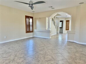 6125 W Cambiata Ct in Las Vegas, NV - Foto de edificio - Building Photo