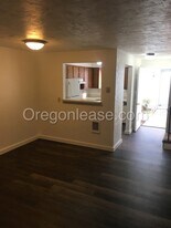 97 D St in Springfield, OR - Building Photo