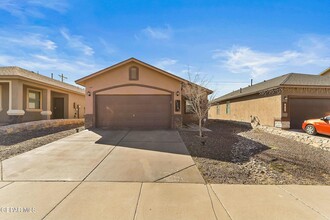 13142 Saker Dr in Horizon City, TX - Building Photo - Building Photo