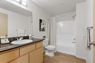 Reflections at the Park in Vancouver, WA - Building Photo - Building Photo