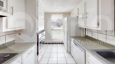 69 Lakewood Dr in Hickory Creek, TX - Building Photo - Building Photo
