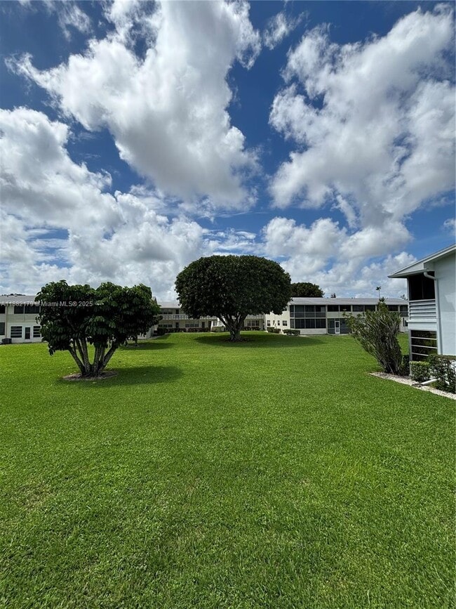 272 Camden L in West Palm Beach, FL - Building Photo - Building Photo