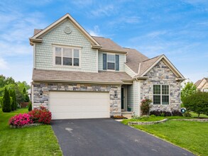 5608 Maple Dell Ct in Hilliard, OH - Building Photo - Building Photo